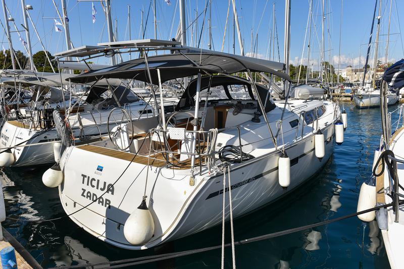 Book yachts online - sailboat - Bavaria Cruiser 46 - TICIJA - rent