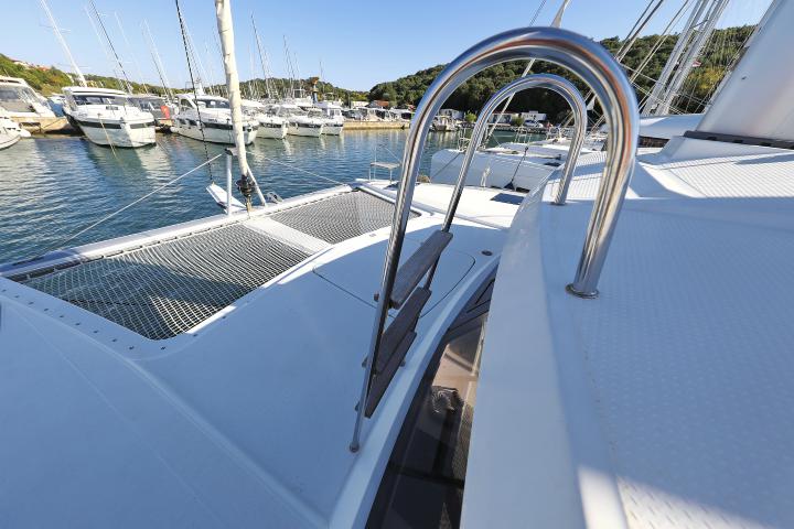 Book yachts online - catamaran - Lucia 40 - Floreanne - rent