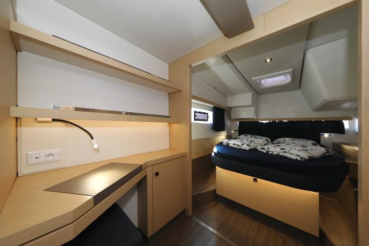 Book yachts online - catamaran - Lucia 40 - Floreanne - rent