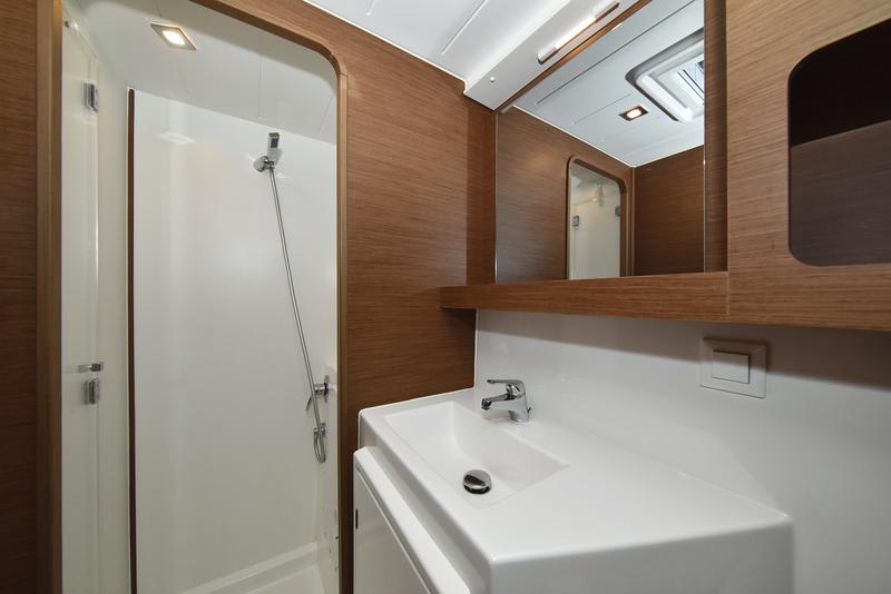 Book yachts online - catamaran - Lagoon 42 - Fleur de Sel - rent