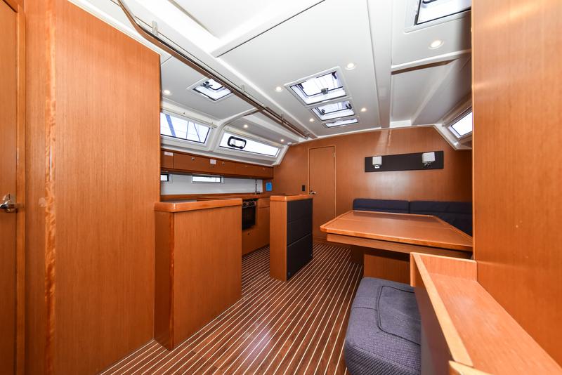 Book yachts online - sailboat - Bavaria Cruiser 46 - SIX BAG - rent