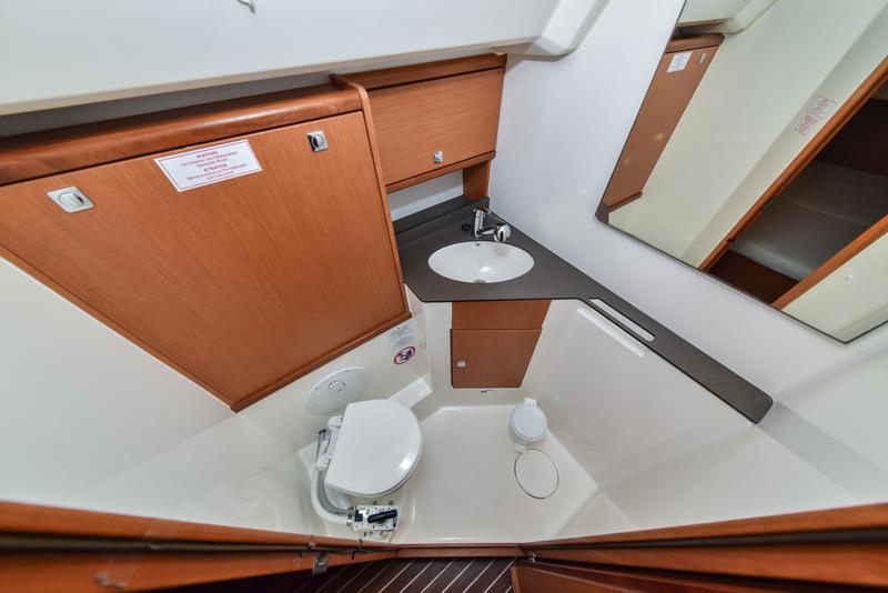 Book yachts online - sailboat - Bavaria Cruiser 46 - SIX BAG - rent