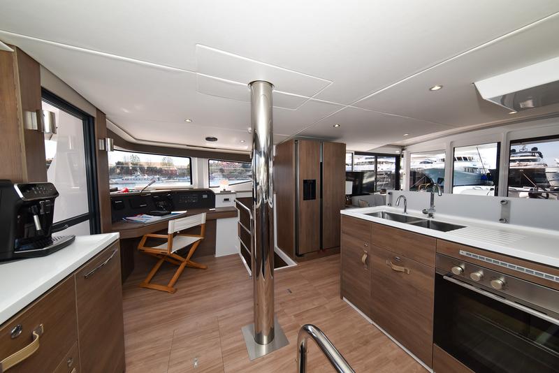 Book yachts online - catamaran - Bali 4.6 - JAKO 1 - rent
