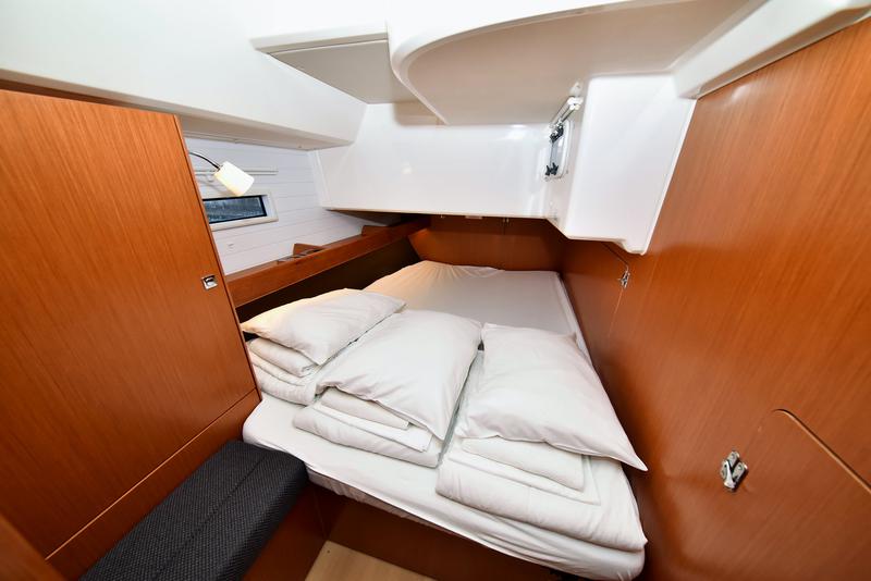 Book yachts online - sailboat - Bavaria Cruiser 46 - Baligot - rent