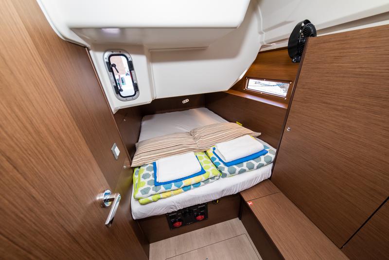 Book yachts online - sailboat - Oceanis 40.1 - Poseidon - rent