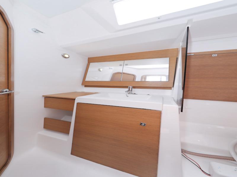 Book yachts online - sailboat - Dufour 560 - Anatoli - rent