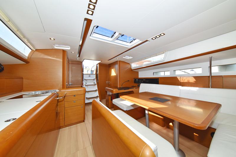 Book yachts online - sailboat - Sun Odyssey 519 - Bora - rent
