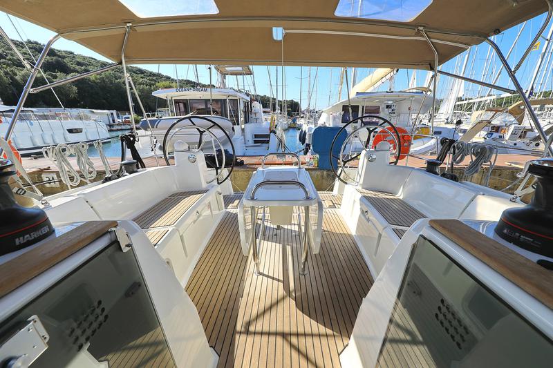 Book yachts online - sailboat - Sun Odyssey 519 - Bora - rent