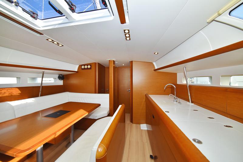 Book yachts online - sailboat - Sun Odyssey 519 - Bora - rent