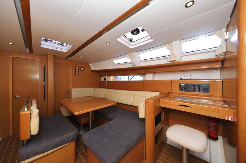 Book yachts online - sailboat - Sun Odyssey 44 i - Sveamare - rent