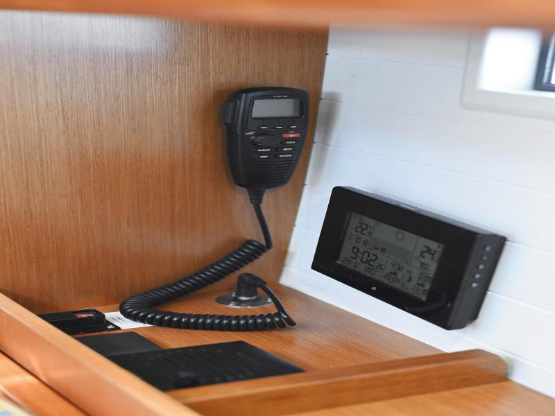 Book yachts online - sailboat - Bavaria Cruiser 37 - Lupe - rent
