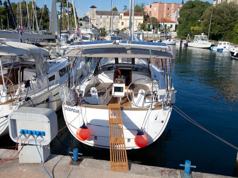 Book yachts online - sailboat - Bavaria Cruiser 37 - GOSPOJA  - rent