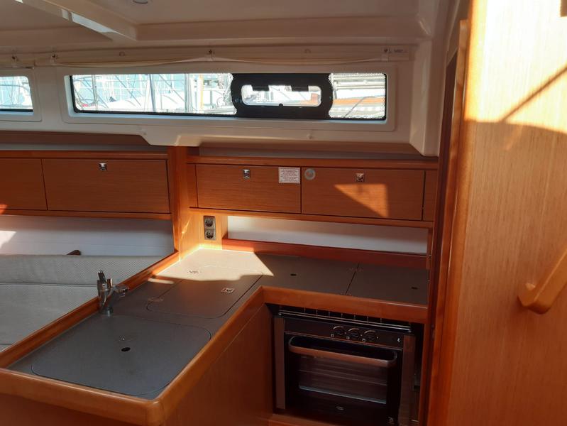 Book yachts online - sailboat - Bavaria Cruiser 34 - Olympia - rent