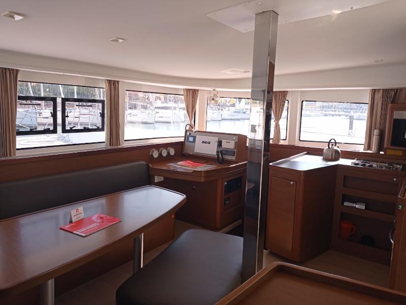 Book yachts online - catamaran - Lagoon 42 (4+2) cb WM - Claudia - rent