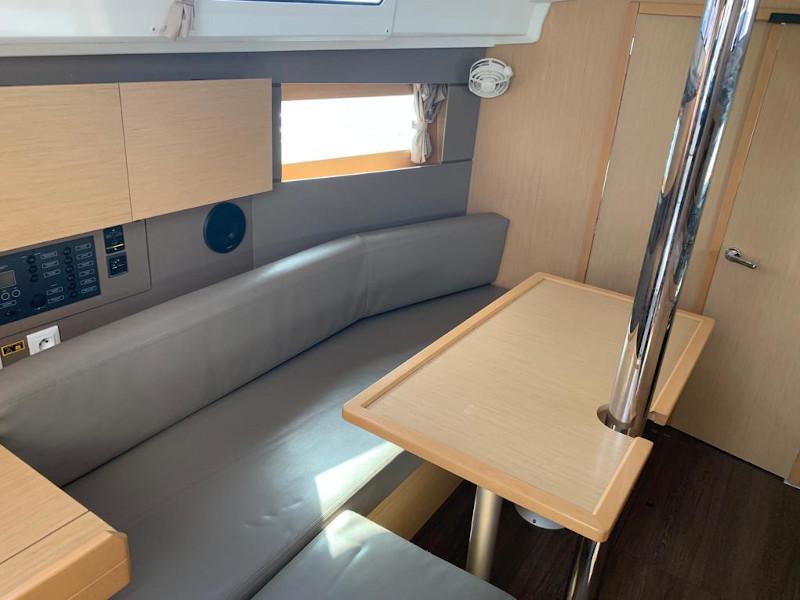Book yachts online - sailboat - Oceanis 35.1 (6+2) - Hierà - rent