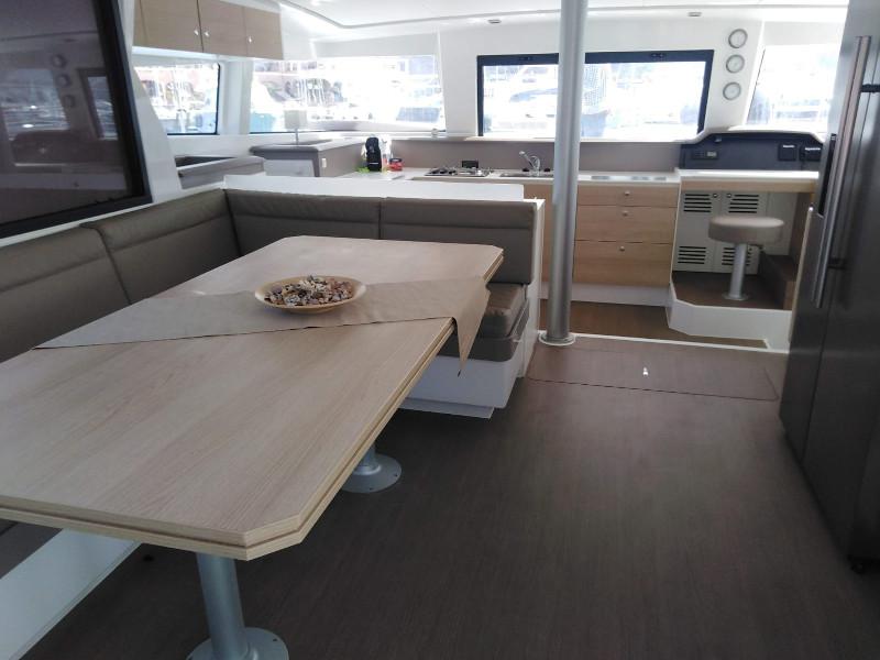 Book yachts online - catamaran - Bali 4.3 - Mary - rent