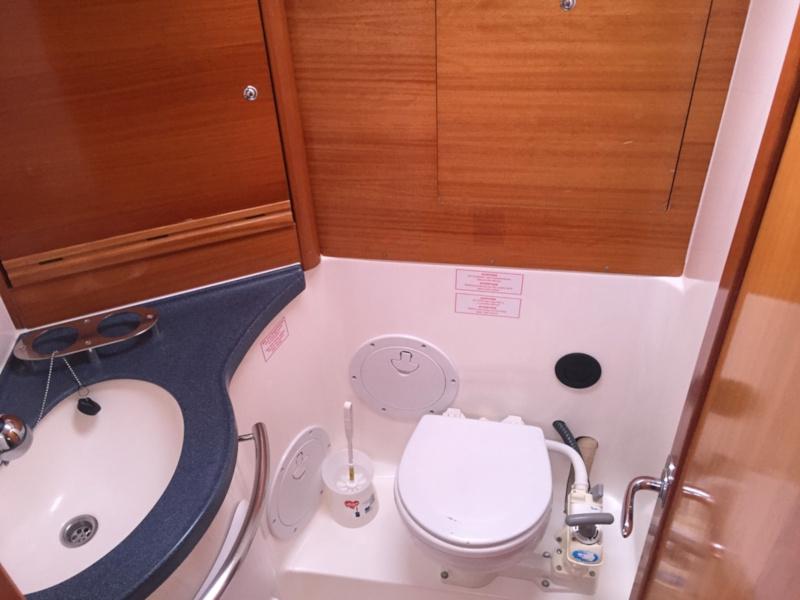 Book yachts online - sailboat - Bavaria 38 Cruiser - BOEM - rent