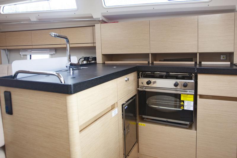Book yachts online - sailboat - Hanse 388 - Atlas - rent