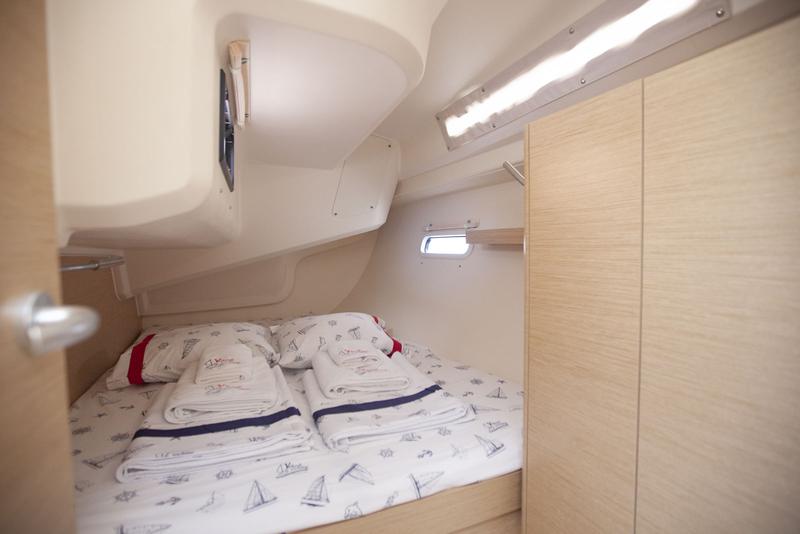 Book yachts online - sailboat - Hanse 388 - Atlas - rent
