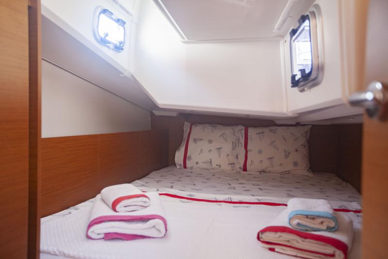 Book yachts online - sailboat - Sun Odyssey 380 - Ocean Breeze - rent