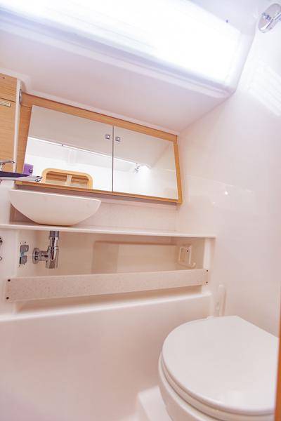 Book yachts online - sailboat - Dufour 430 - Enki - rent