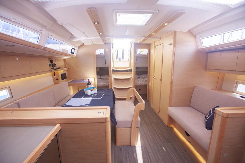 Book yachts online - sailboat - Dufour 430 - Enki - rent