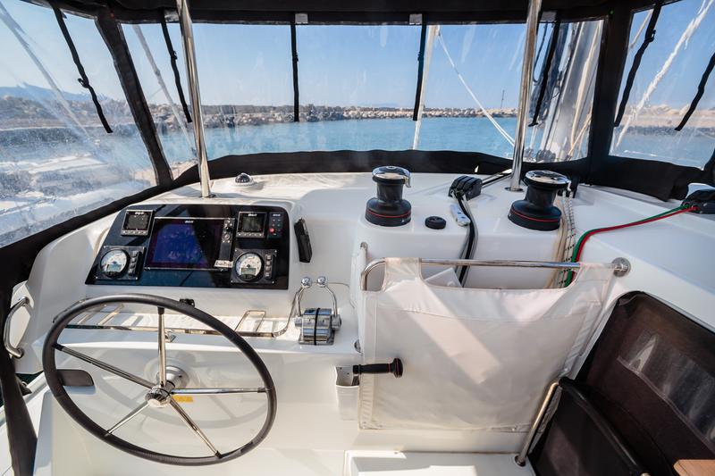Book yachts online - catamaran - Lagoon 42 - Brivido - Premium line  - rent