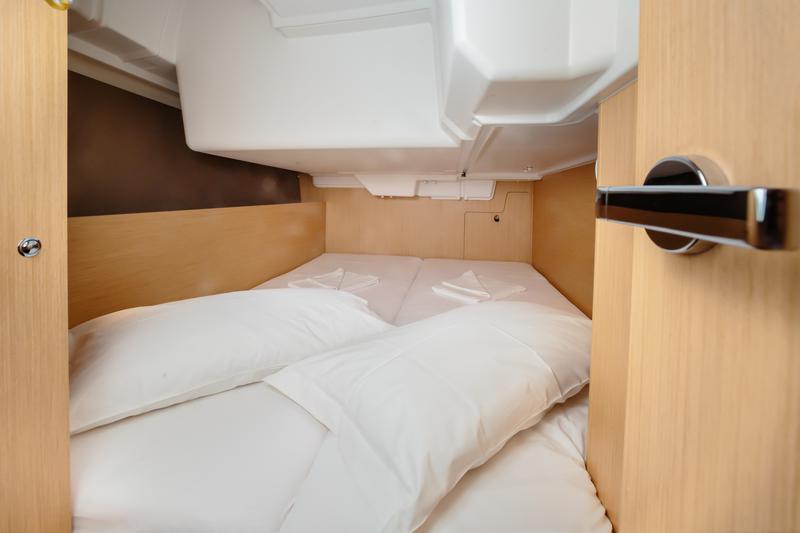 Book yachts online - sailboat - Oceanis 35.1 - Altamarea - Standard line - rent