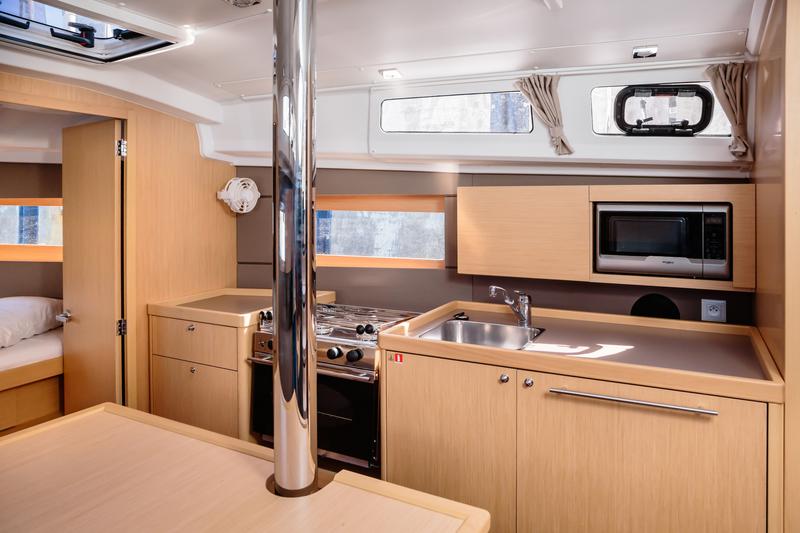 Book yachts online - sailboat - Oceanis 35.1 - Altamarea - Standard line - rent