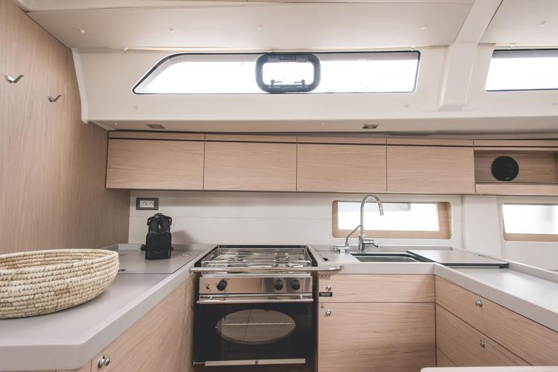 Book yachts online - sailboat - Oceanis 51.1 - Aphros - Comfort line - rent