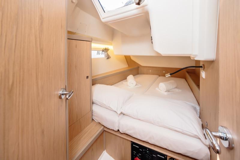 Book yachts online - sailboat - Oceanis 45 - Asteria - Standard line - rent