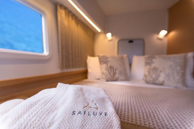 Book yachts online - catamaran - Lagoon 42 (3 cab) - SAILUXE - Zubibbu  - rent