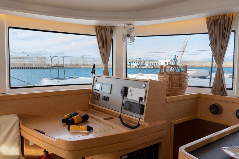 Book yachts online - catamaran - Lagoon 42 (3 cab) - SAILUXE - Zubibbu  - rent