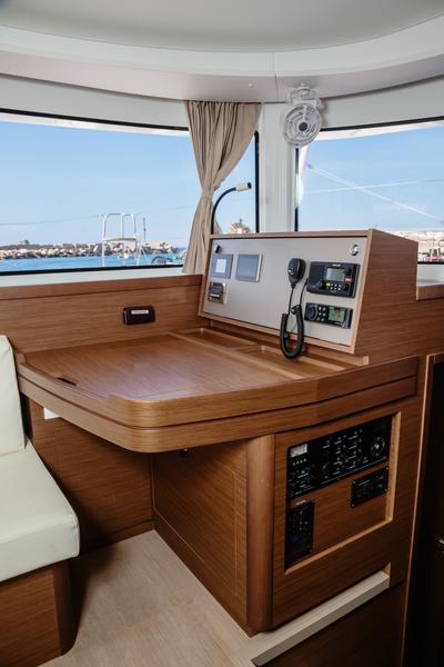 Book yachts online - catamaran - Lagoon 42 - Cucuncio - Comfort line - rent