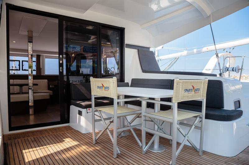 Book yachts online - catamaran - Lagoon 42 - Cappero - Comfort line - rent