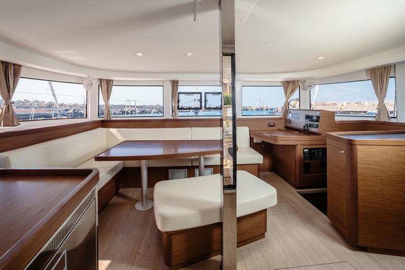 Book yachts online - catamaran - Lagoon 42 - Cappero - Comfort line - rent