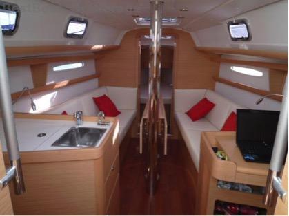 Book yachts online - sailboat - First 30 - Rossa Marina - Standard line - rent