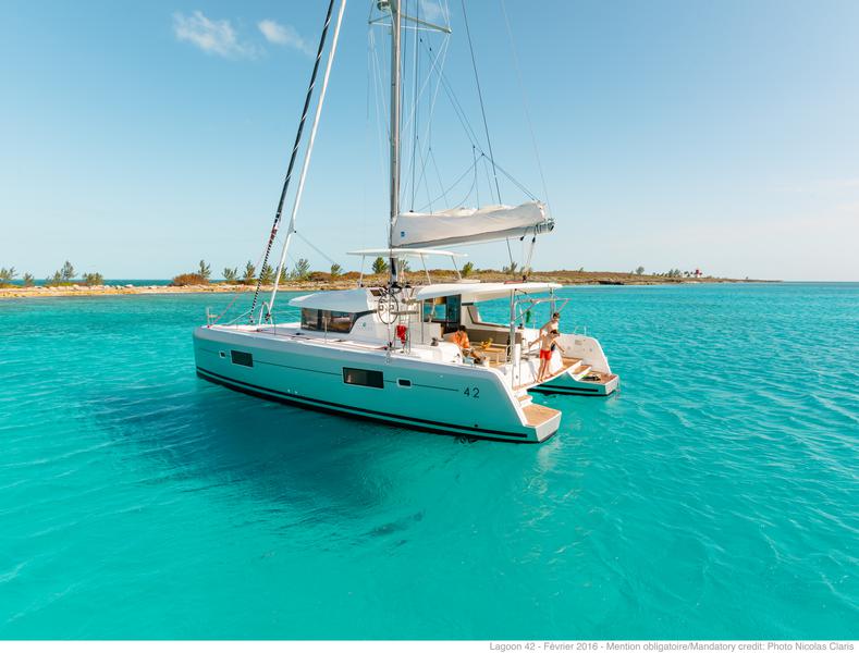 Book yachts online - catamaran - Lagoon 42 - Nacatuli - Comfort line - rent