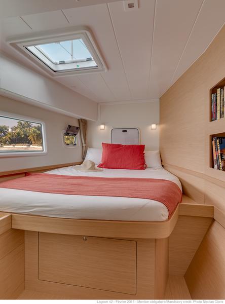 Book yachts online - catamaran - Lagoon 42 - Nacatuli - Comfort line - rent
