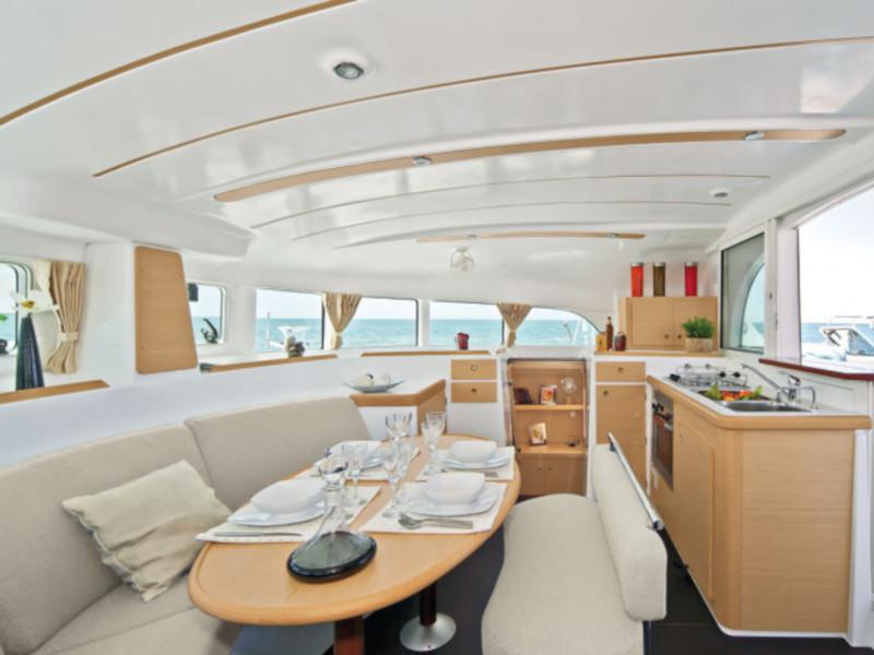 Book yachts online - catamaran - Lagoon 380 S2 - Malvasia - Standard line - rent