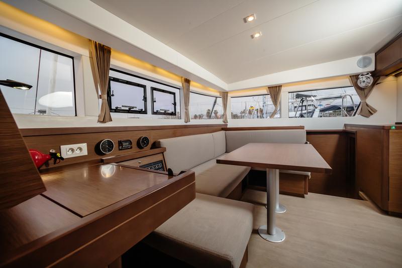 Book yachts online - catamaran - Lagoon 40 - Gelso - Premium line - rent
