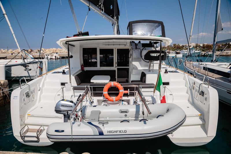 Book yachts online - catamaran - Lagoon 40 - Gelso - Premium line - rent