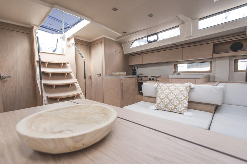 Book yachts online - sailboat - Oceanis 51.1 - Hybris - Premium line - rent