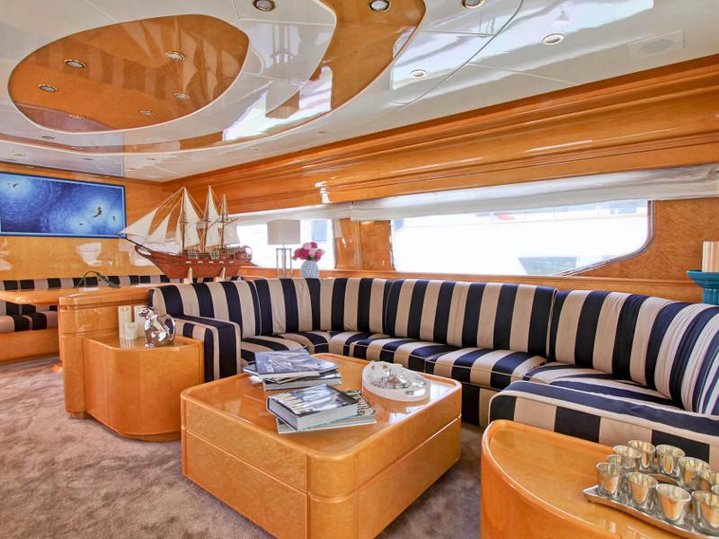 Book yachts online - motorboat - Rizzardi Posillipo Technema 80 - Prime - rent