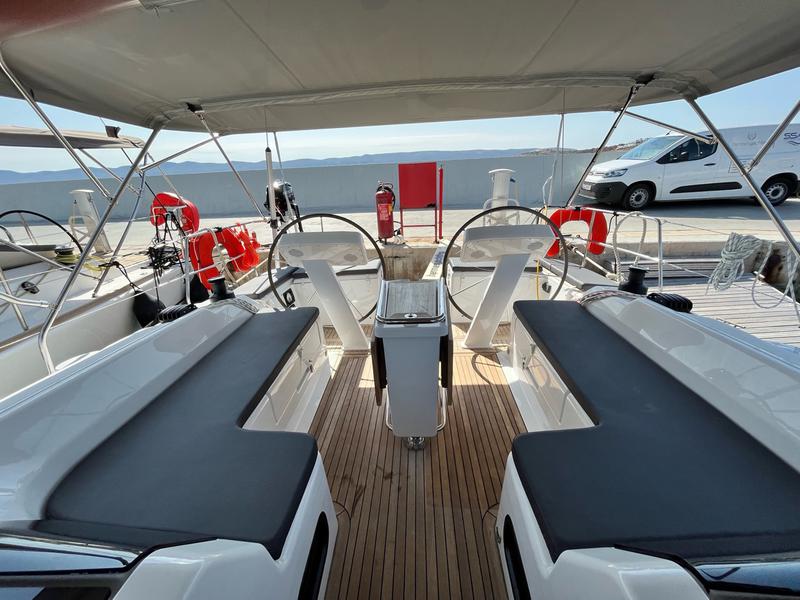Book yachts online - sailboat - Hanse 458 - Avra - rent