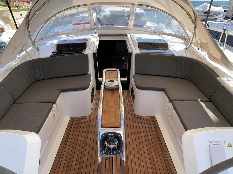 Book yachts online - sailboat - Hanse 458 - Oreo - rent