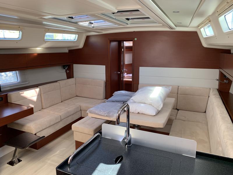 Book yachts online - sailboat - Hanse 458 - Oreo - rent