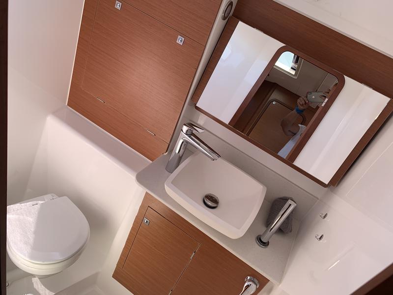Book yachts online - sailboat - Dufour 460 Grand Large (5 cab) - Salted Caramel - rent