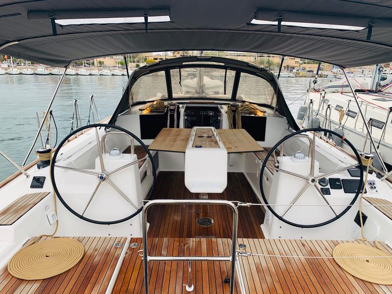 Book yachts online - sailboat - Dufour 460 Grand Large (5 cab) - Salted Caramel - rent