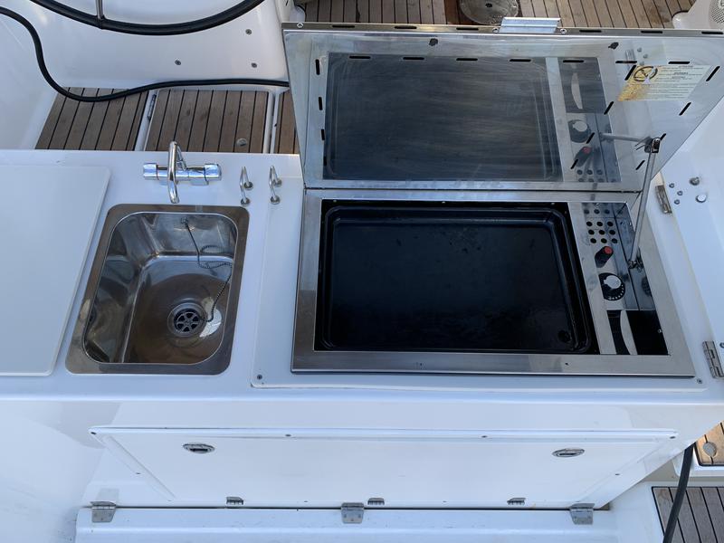 Book yachts online - sailboat - Dufour 460 Grand Large (5 cab) - Salted Caramel - rent